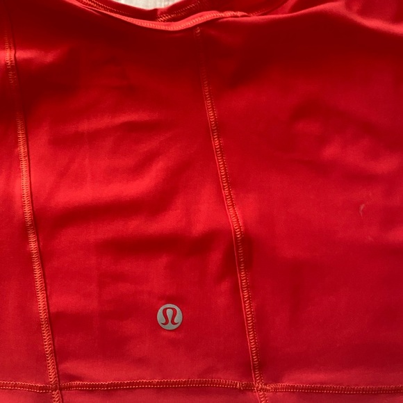 Lululemon cropped tank top - size 4 - Picture 3 of 3